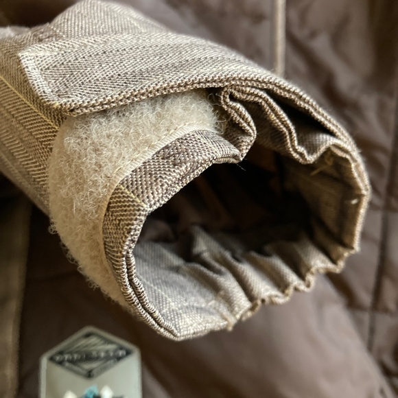 Women’s Columbia Snow Jacket - Picture 8 of 8